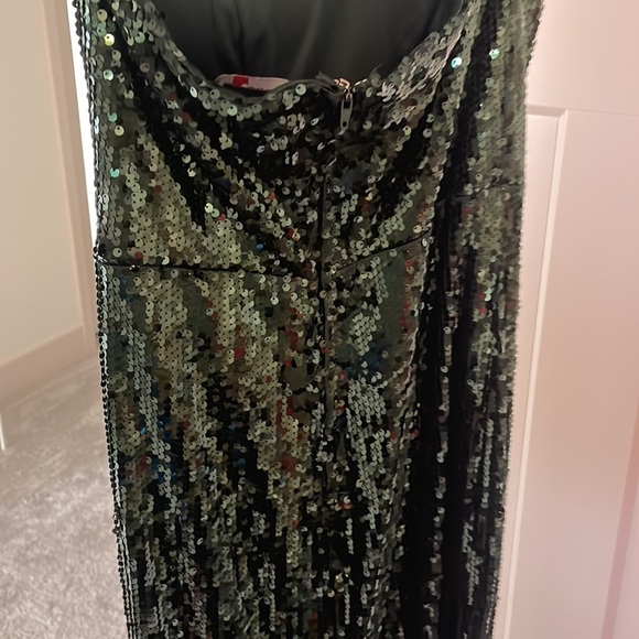 Event Dress - Picture 5 of 6